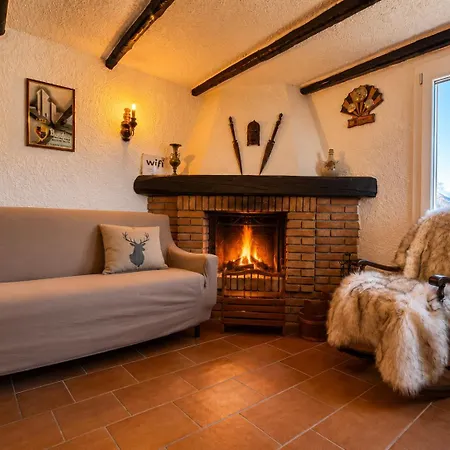 Vivere Alpine Retreat - Oasi Zegna - Mountain Views - Fireplace - Private Garden Villa *