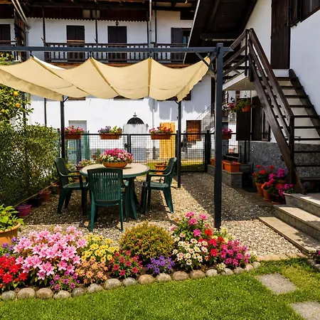 Villa Vivere Alpine Retreat - Oasi Zegna - Mountain Views - Fireplace - Private Garden *